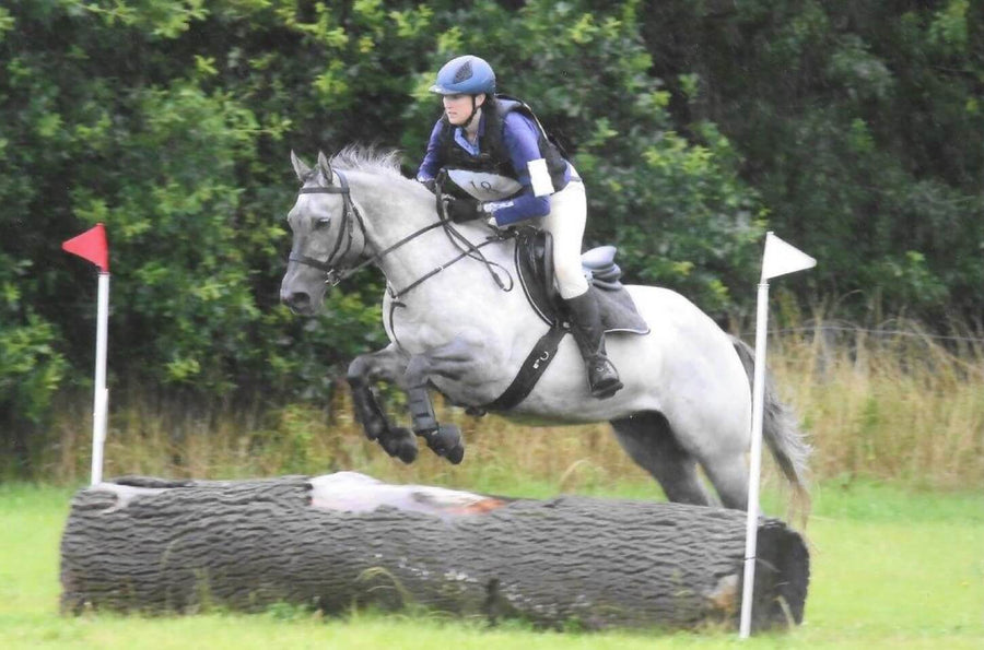 Clare Mcleod reports how Pro Hoof suits her little horse Vana perfectly